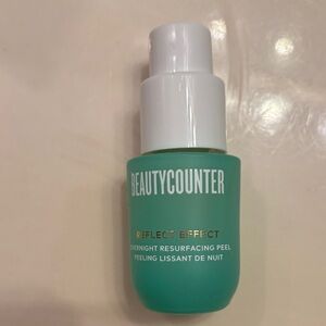 Beautycounter Reflect Effect Resurfacing Peel in Teal and White